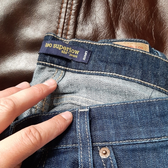 Name brand shirts and jeans - Picture 11 of 15